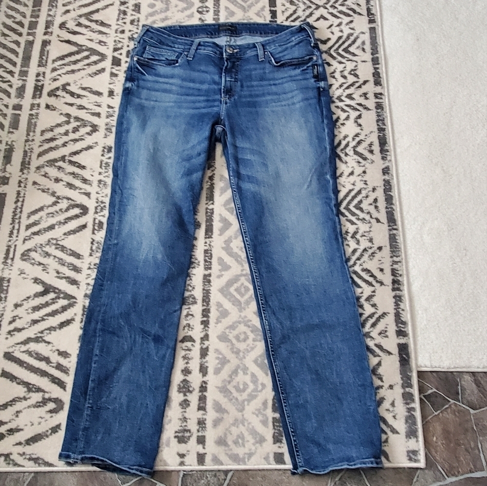 Silver Jeans Women's Straight Leg Jeans - Blue Wash